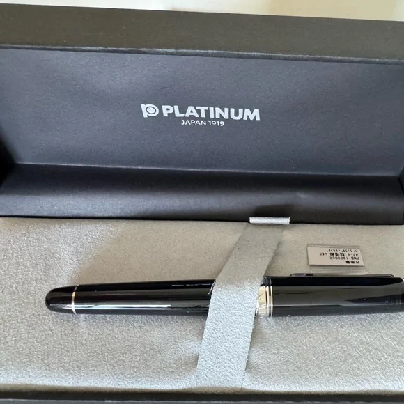 Platinum Century 3776 Fountain Pen - Picture 9 of 9